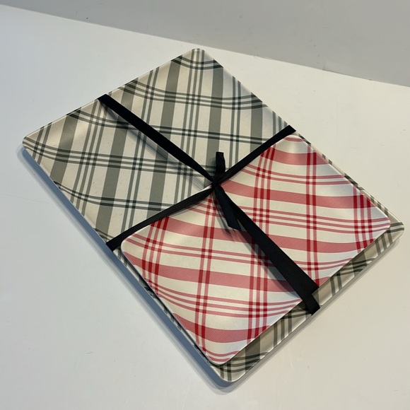 Hearth & Hand 2023 Holiday Collection Plaid Melamine 2 Piece Serving Tray Set - Picture 5 of 14